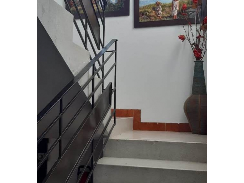 IDEAL CASA BIFAMILIAR EN VENTA - SECTOR VELODROMO, MEDELLIN COD: 19847