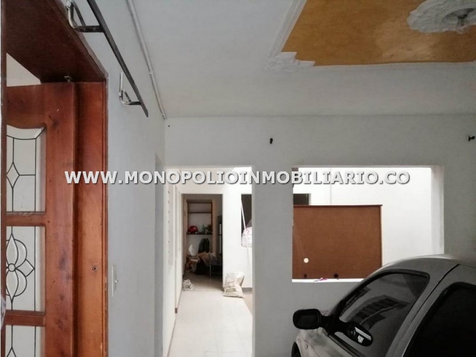 CASA BIFAMILIAR EN VENTA - SECTOR LOS DANUBIOS, LA AMERICA COD: 22578