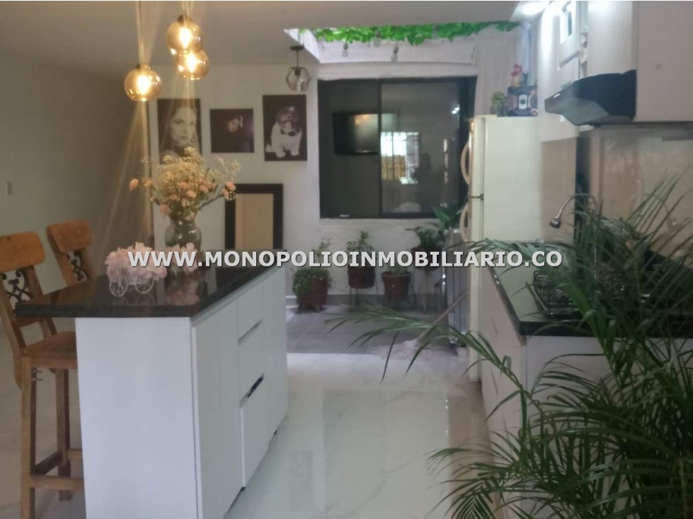 CASA BIFAMILIAR EN VENTA - SECTOR MANRIQUE COD: 23953