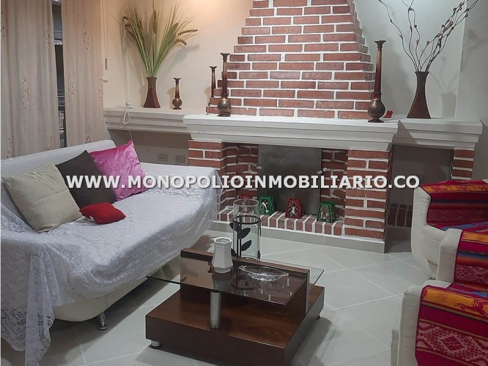 CASA UNIFAMILIAR EN VENTA - SECTOR TRES ESQUINAS, SABANETA COD: 25278