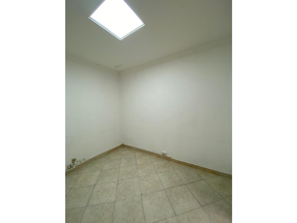 Oficina en arriendo Laureles