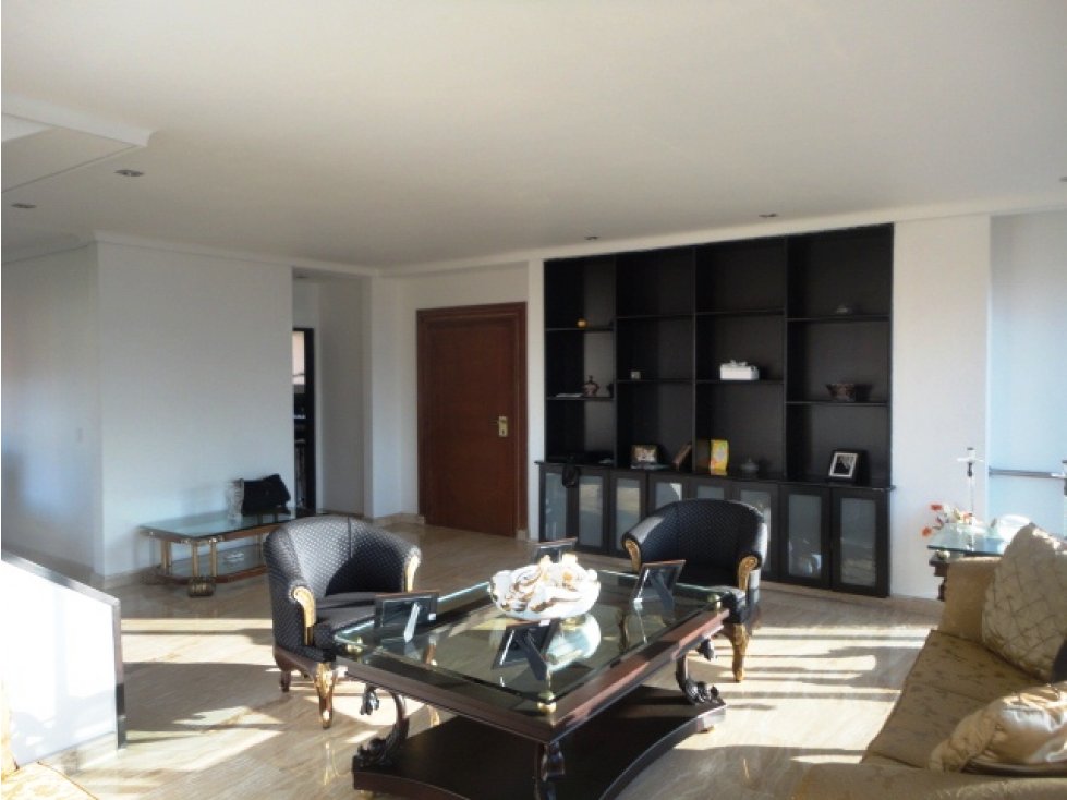 VENDO O PERMUTO PENTHOUSE EN EL POBLADO 490 M2