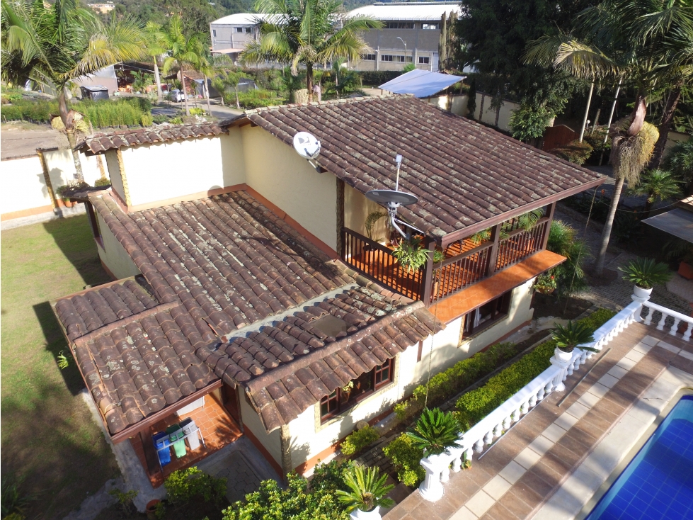 Vendo finca con piscina en el Municipio de Guarne vereda el Zango