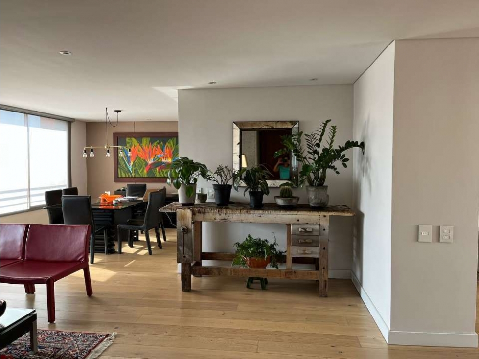 Vendo apartamento cerca al parque Lleras Poblado