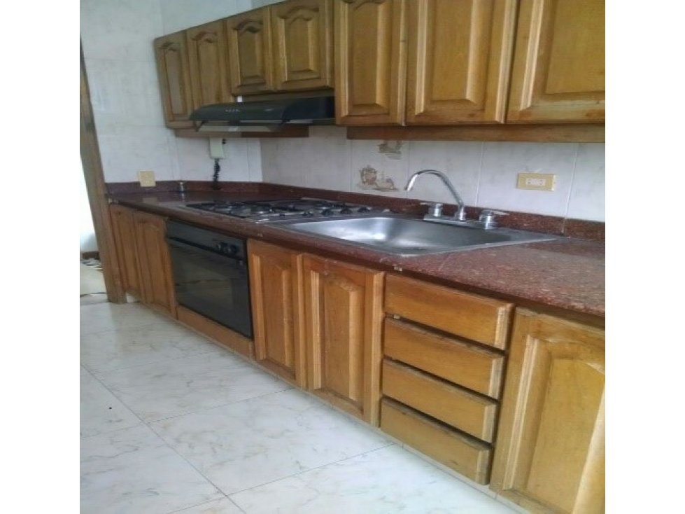 SE VENDE APARTAMENTO ARRENDADO EN SANTA PAULA:P