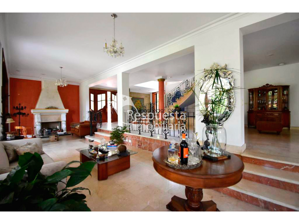 Venta Casa San Lucas, Envigado (También recibo criptomonedas)