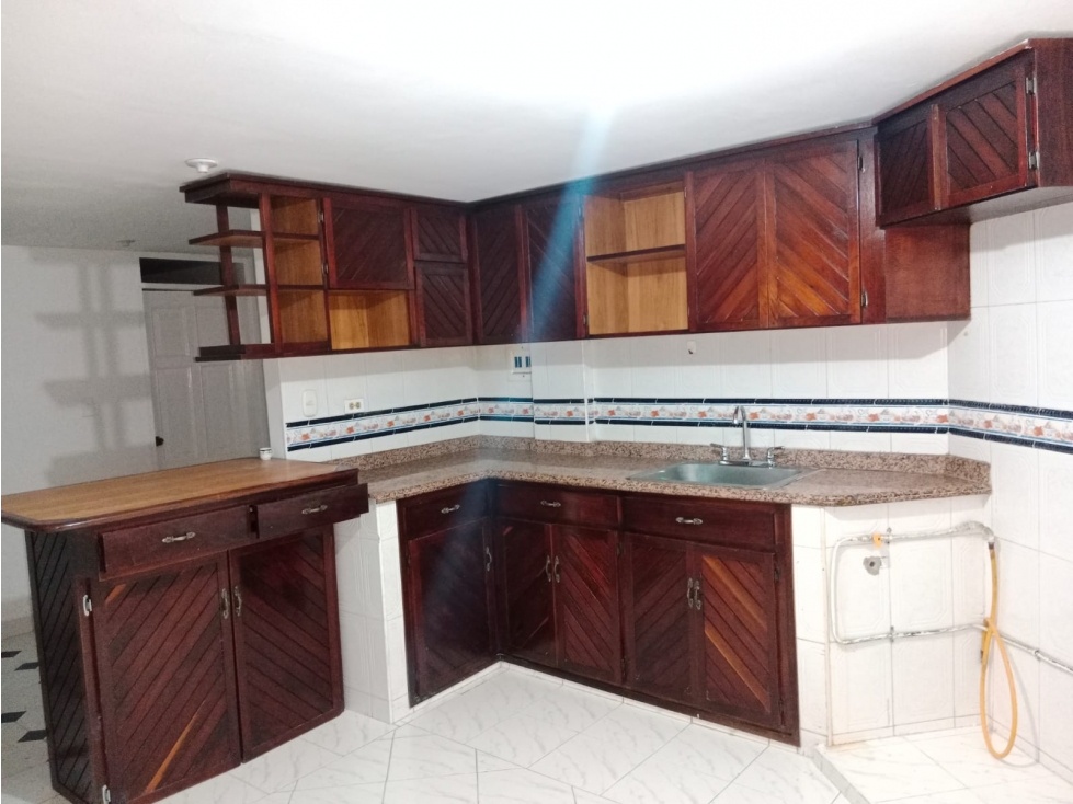 ARRIENDO HERMOSO APARTAMENTO EN LOS ALPES