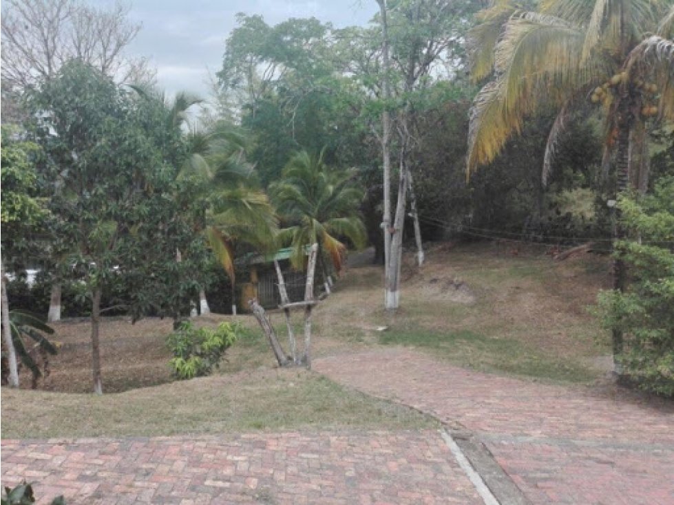 Maat vende Finca en Villeta 4.300m2 $1.200 Millones