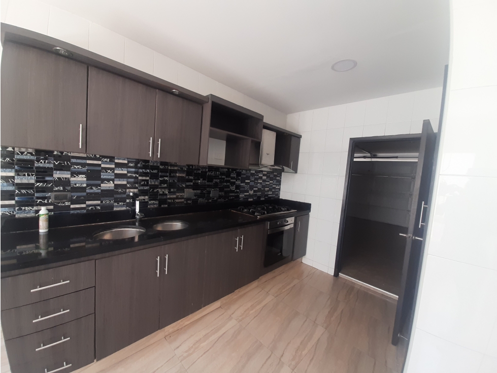 vendo y Arriendo  casa en conjunto cerrado. Sector la Castellana
