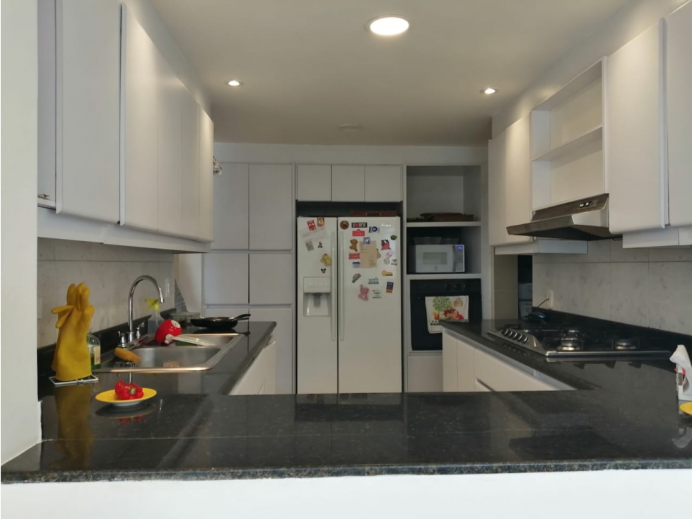 SE ARRIENDA APARTAMENTO EN CHICO RESERVADO