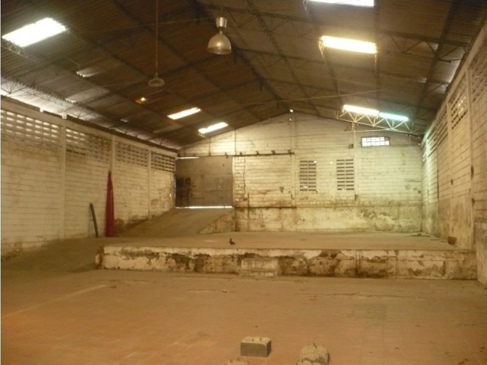 37112 - Bodega para Arriendo en Av Pedro Heredia