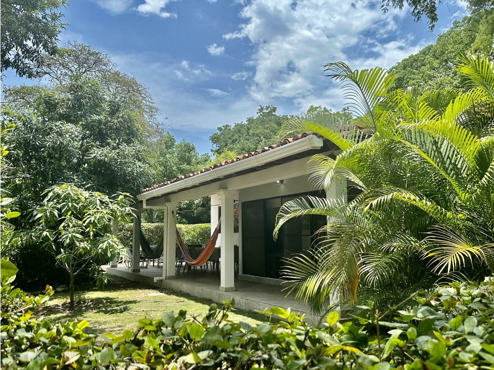 Venta de cabaña en conjunto frente de la playa, Don Jaca, Santa Marta