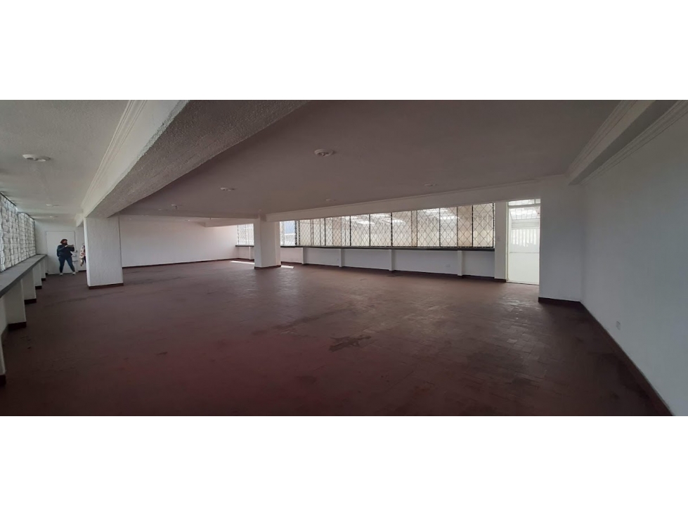 ARRIENDO EDIFICIO LOS ALCAZARES