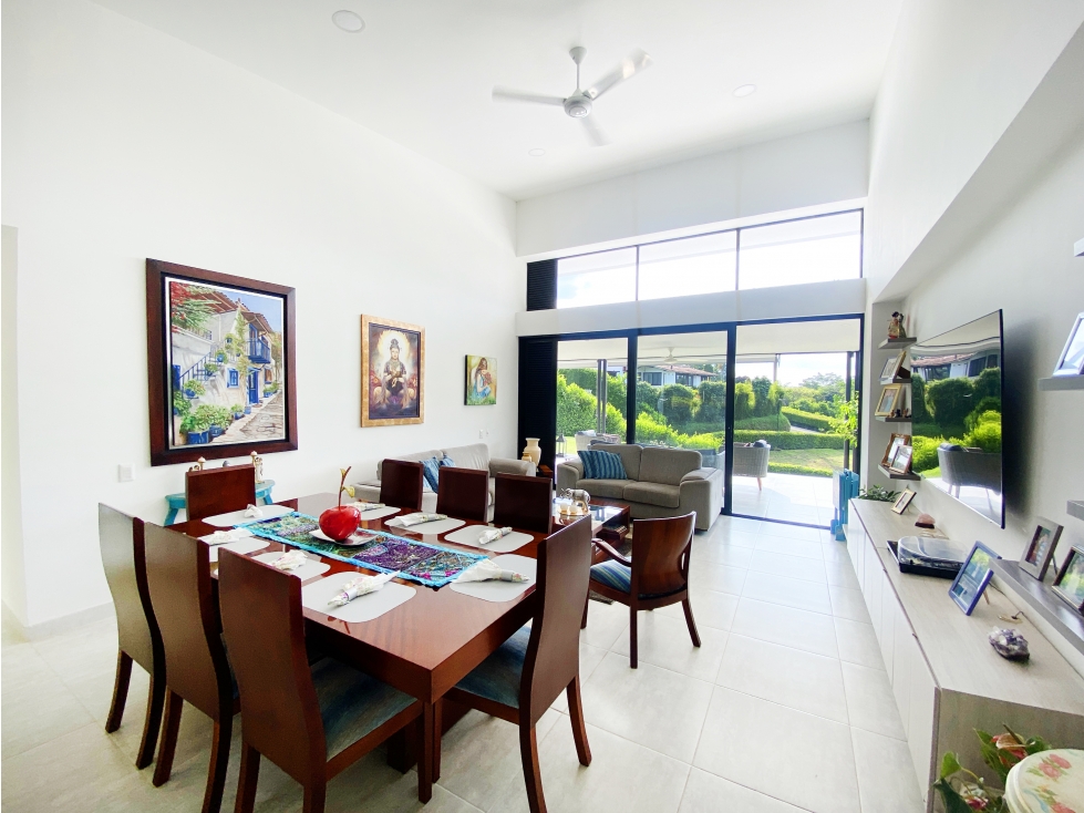 Casa de un piso en conjunto