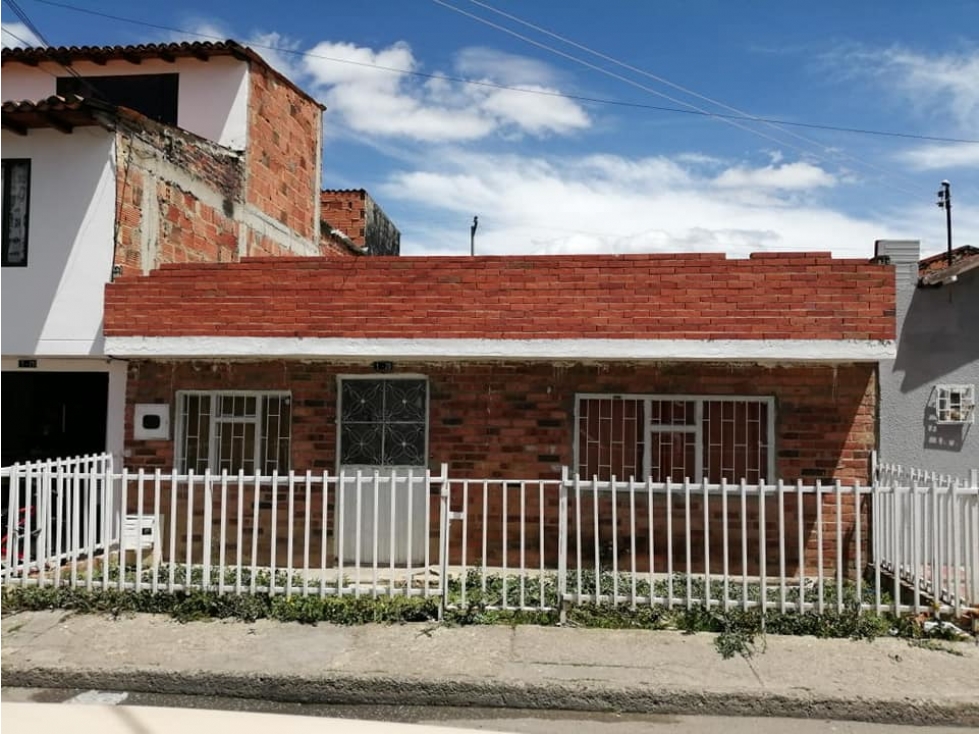 SE VENDE PROPIEDAD CON LOTE 200 M2 CON 2 CASAS