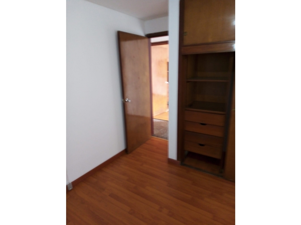 VENDO APARTAMENTO GRANDE SANTA ISABEL PERMUTO