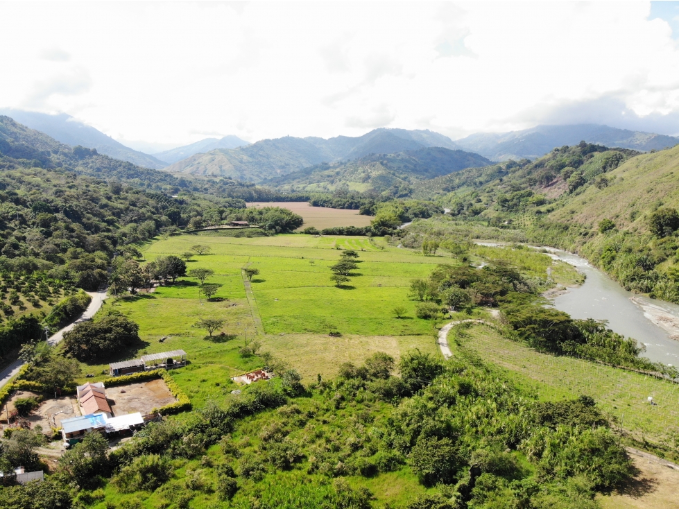 Finca plana para la venta en Barragan Quindío 26c