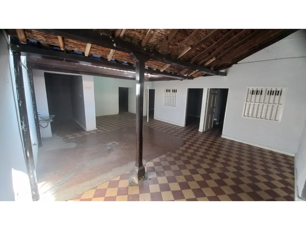 VENDO O ARRIENDO CASA GIRON CENTRO