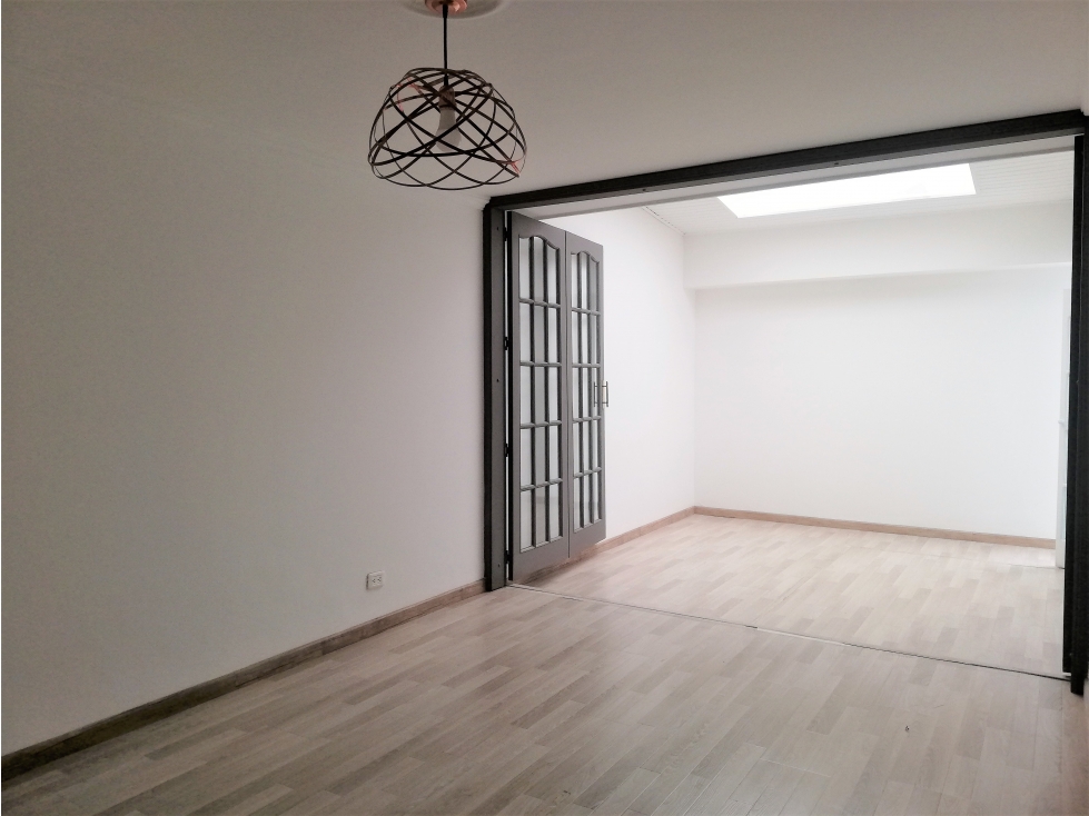 Casa en Venta en Niza Norte, Bogotá V9033