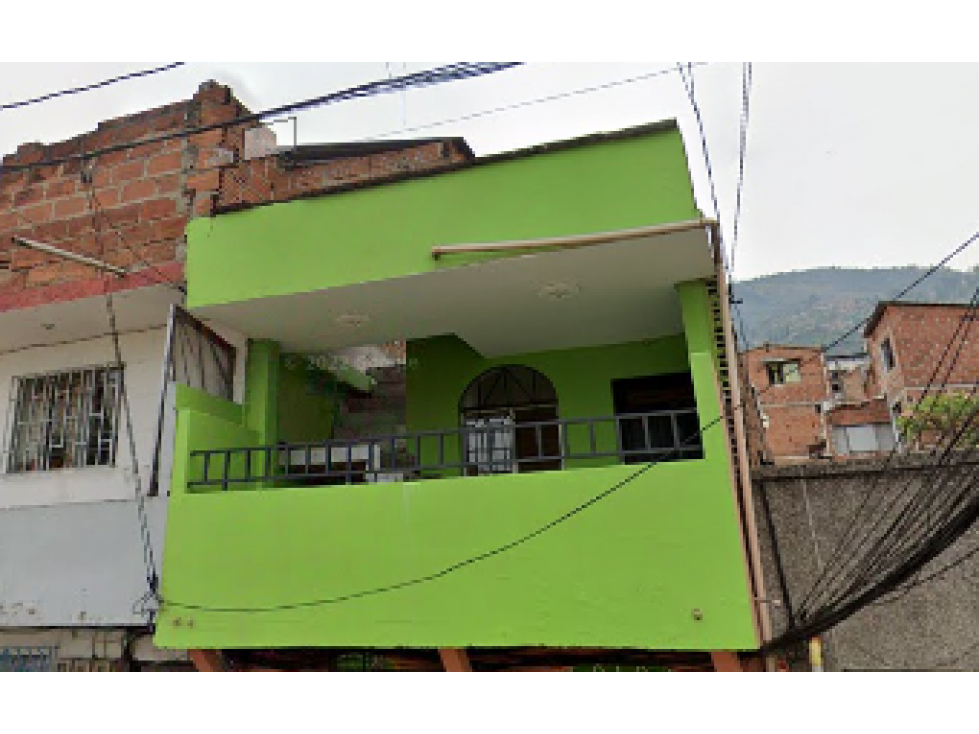 CASA EN VENTA  ARANJUEZ, MEDELLIN PISO 2