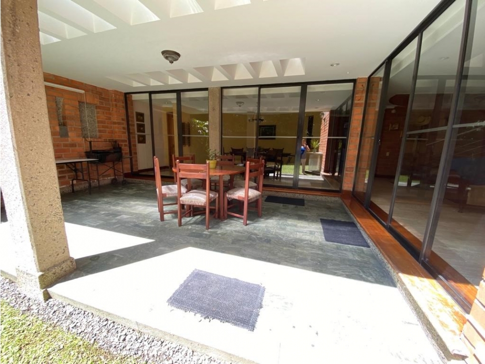 CASA EN VENTA LOMA DE LOS BALSOS  EL POBLADO, MEDELLIN