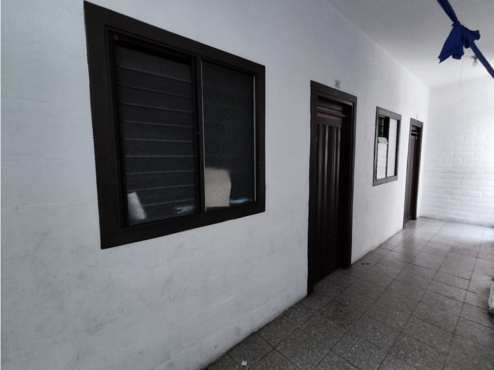 SE VENDE  PISO 2 CON 9 APARTA ESTUDIOS  EN PRADO CENTRO MEDELLIN