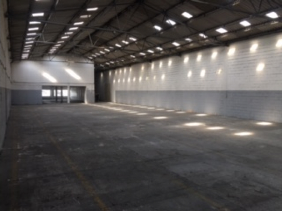 BODEGA INDUSTRIAL EN ARRIENDO ZONA PUENTE ARANDA, BOGOTÁ