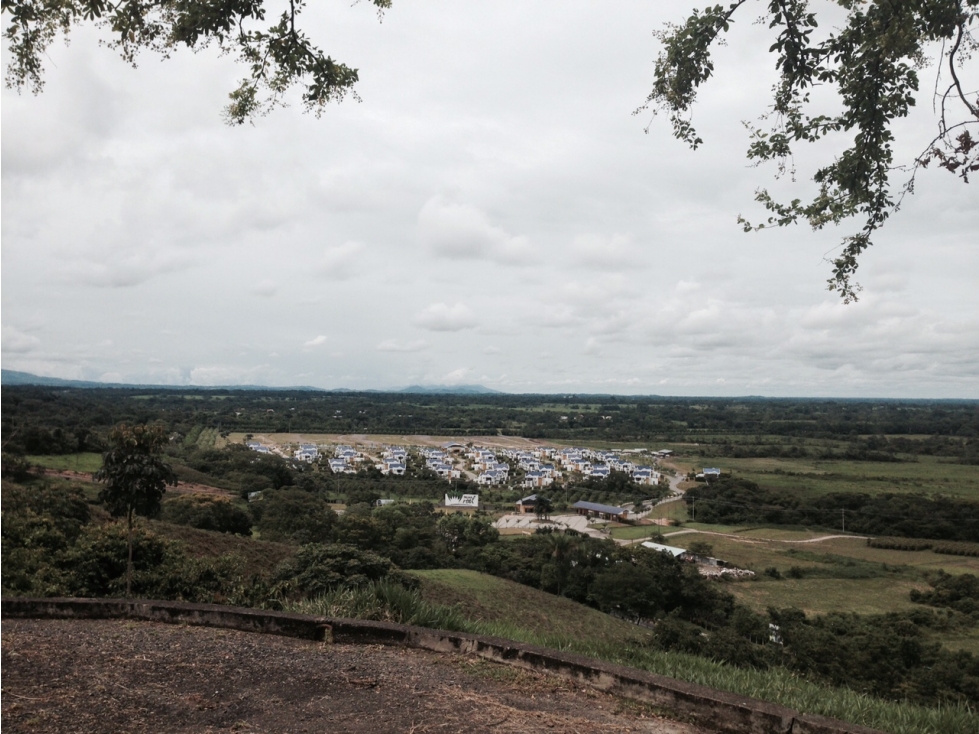 LOTE EN EL PIE DE MONTE CON VISTA VIA VILLAVO A RESTREPO JFB