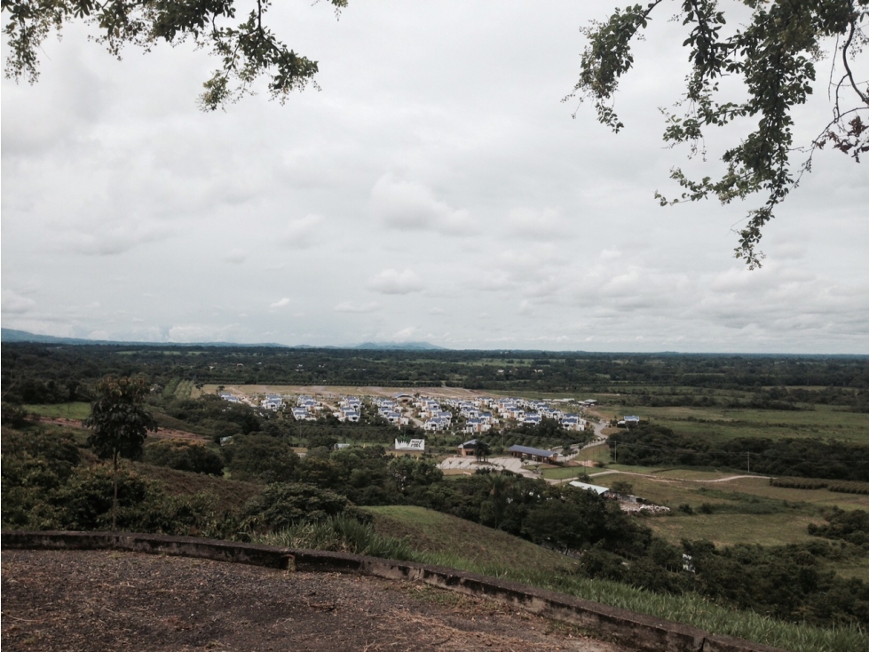 LOTE EN EL PIE DE MONTE CON VISTA VIA VILLAVO A RESTREPO JFB