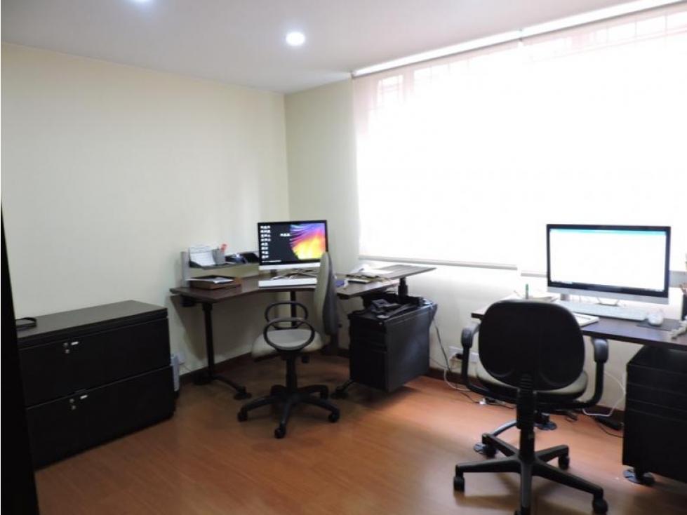 VENTA OFICINA 109M2  8O/3B/1G SANTA BARBARA