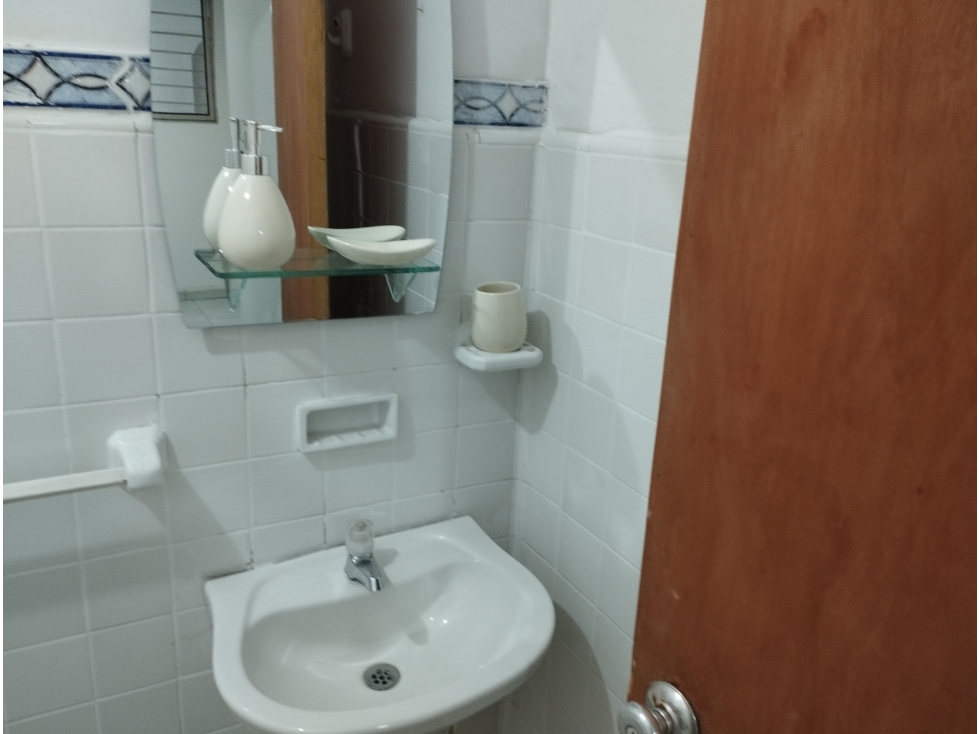 Arriendo por días aparta-estudio amoblado San Fernando 101 Cali