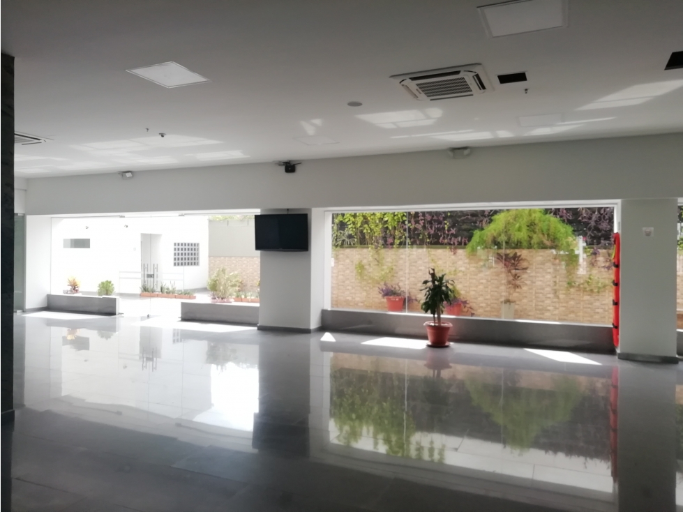 Local de 30 metros en arriendo en centro comercial Nuevo Barranquilla