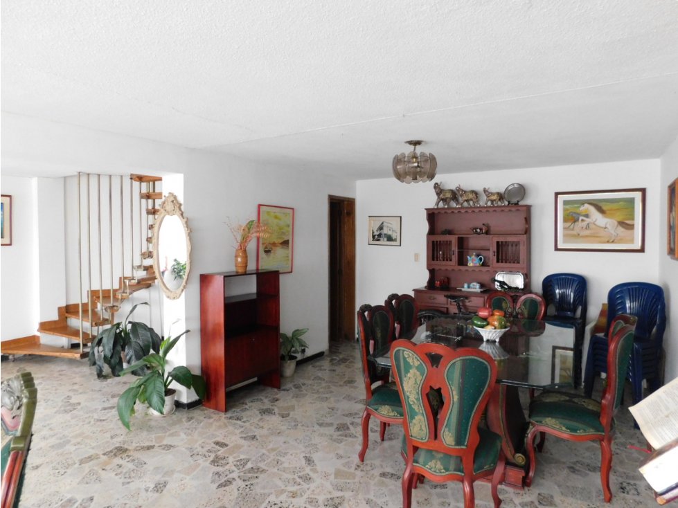 Venta de casa con renta en Campo Hermoso