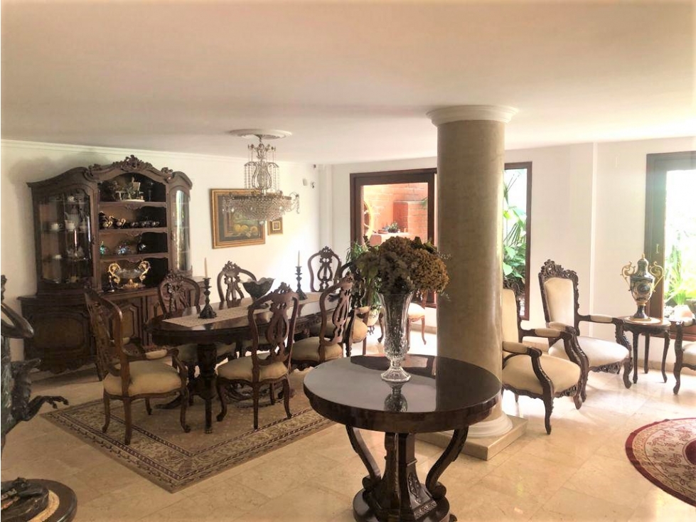 Vendo Casa en el Sector El Poblado en Medellín
