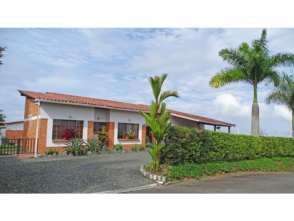 CASA CAMPESTRE EN VENTA, VARIANTE CONDINA, PEREIRA