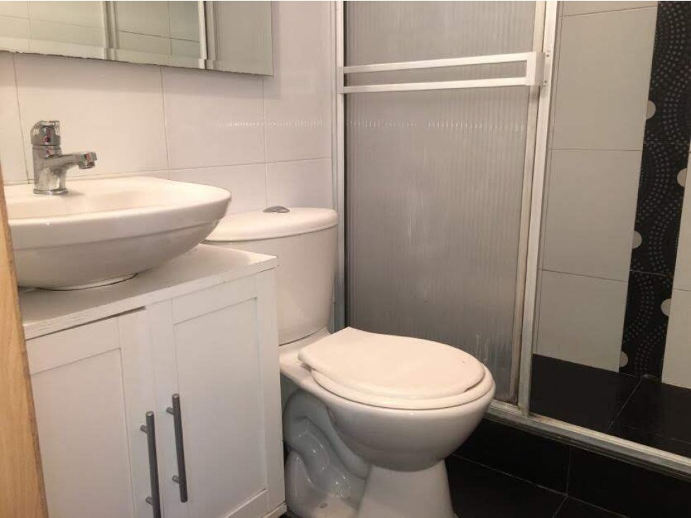 Se vende apartamento en Cajicá, céntrico, primer piso.