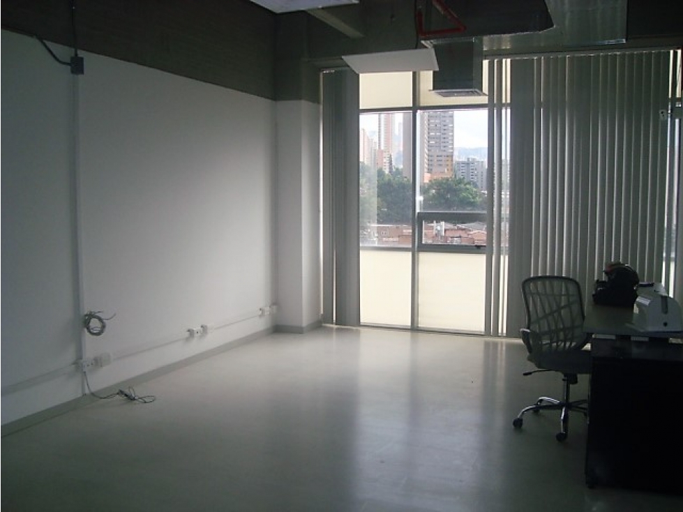 OFREZCO EN ARRIENDO OFICINA EN ENVIGADO