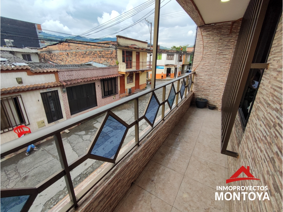 Casa de 2 apartamentos independientes en Buenos Aires, Dosquebradas