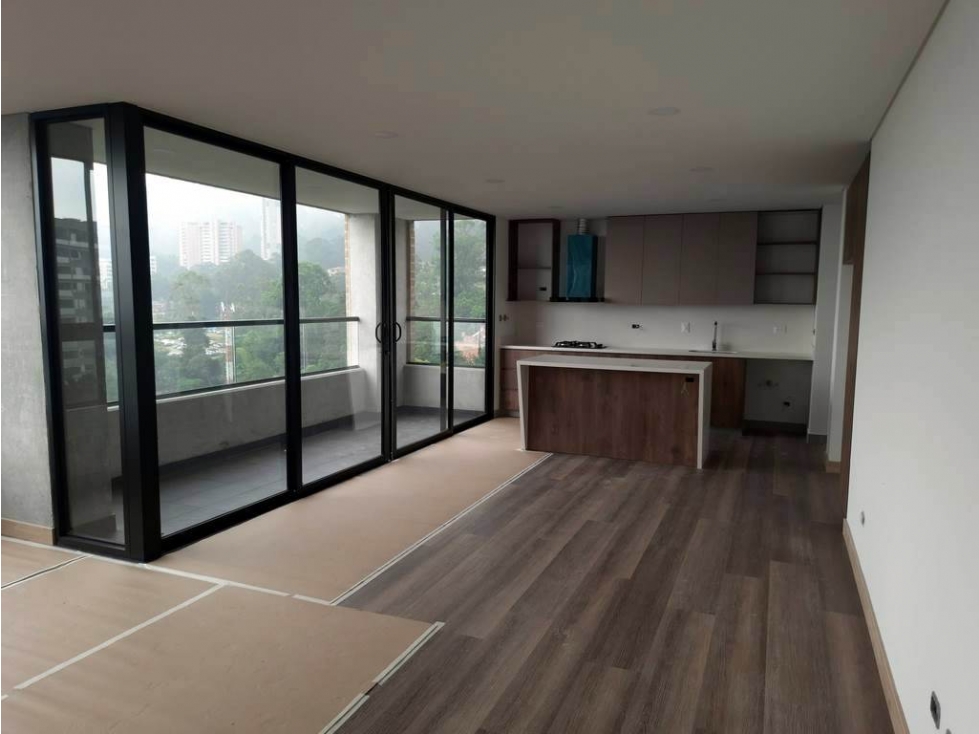 Apartamento En Arriendo  En El Poblado Sector Tesoro Para Estrenar