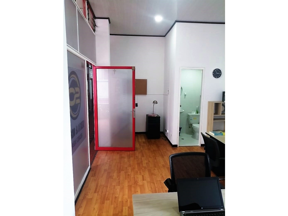 VENDEMOS OFICINA CON PARQUEADERO EN  CENTRO  -  VILLAVICENCIO