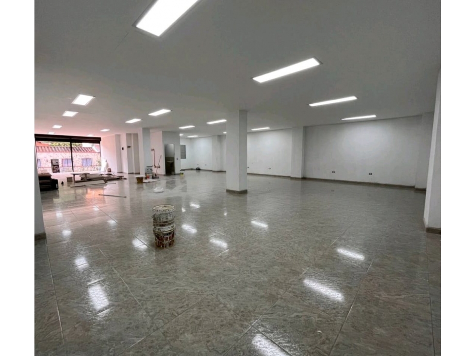 VENTA DE LOCAL, PILSEN, ITAGUI.