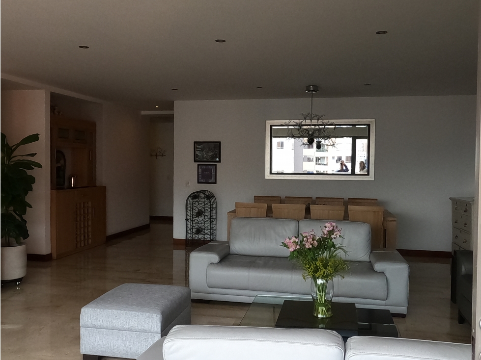 Apartamento en Venta en Medellin, Poblado sector la Tomatera