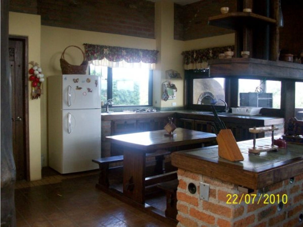 VENDO CASA CON VISTA AL LAGO CALIMA