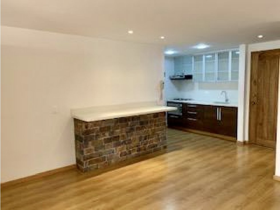 VENTA APARTAMENTO LA CAROLINA REMODELADO RENTANDO