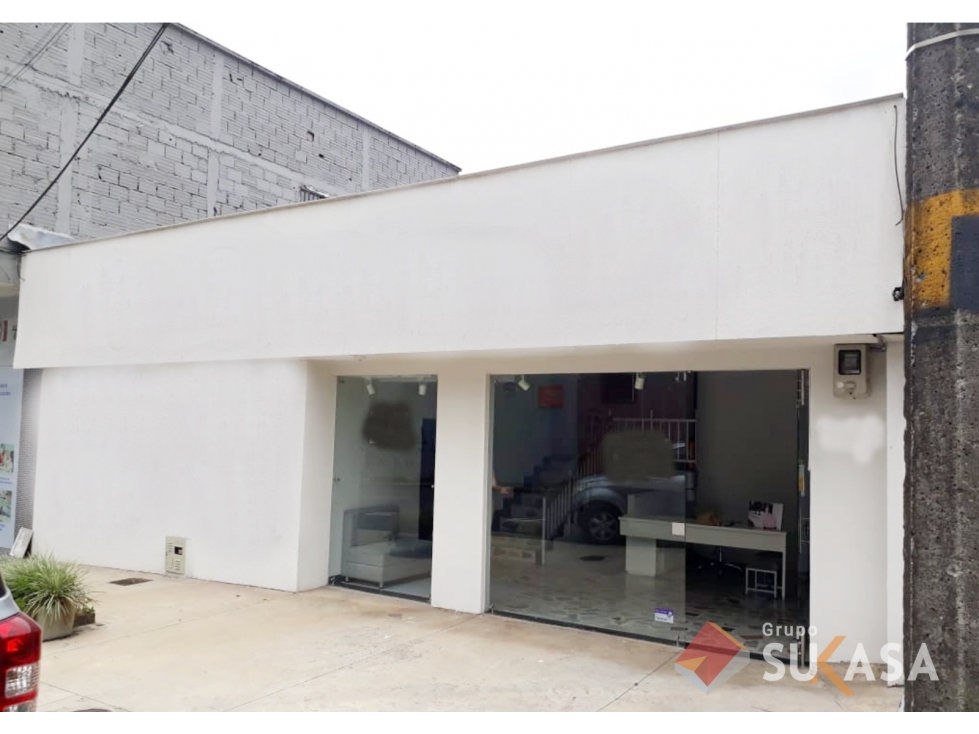 VENDO CASA COMERCIAL DE 3 NIVELES CIRCUNVALAR PEREIRA