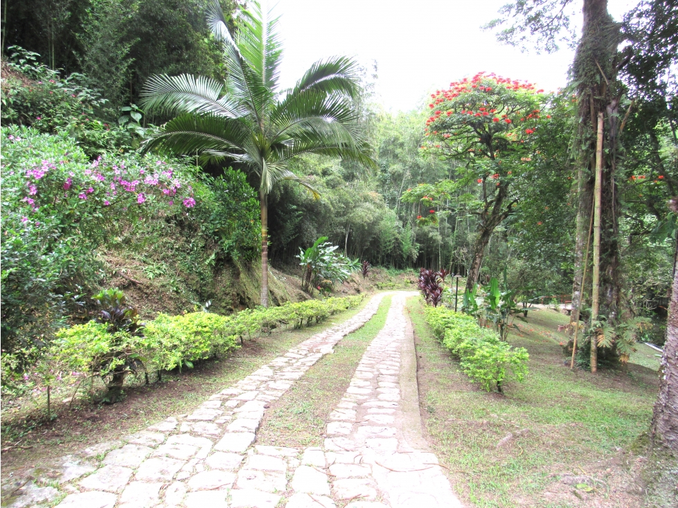 Excelente finca campestre en venta en Sasaima