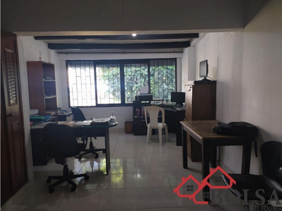 VENDO CASA COMERCIAL CON RENTA INCLUIDA SOBRE LA AV FERROCARRIL