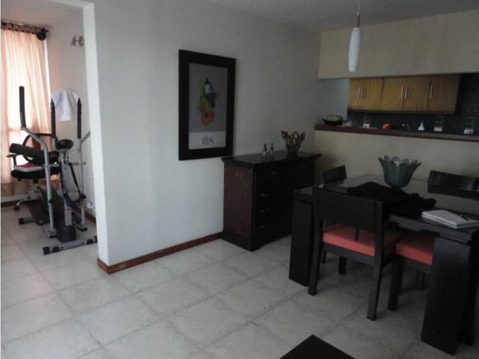 VENDO APARTAMENTO LOMA DE LOS BERNAL