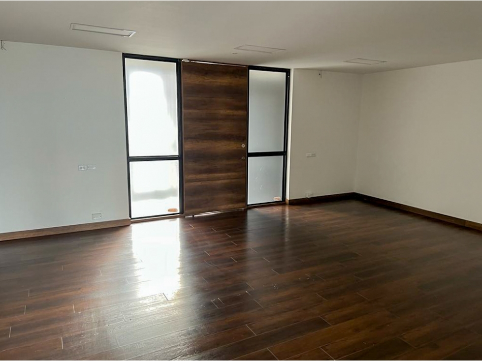 6431877MA Venta de oficina en moderno Centro Empres, las Lomas,Poblado