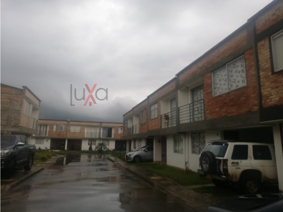 LUXA VENDE CASA EN CAMINOS DE CALIBIO